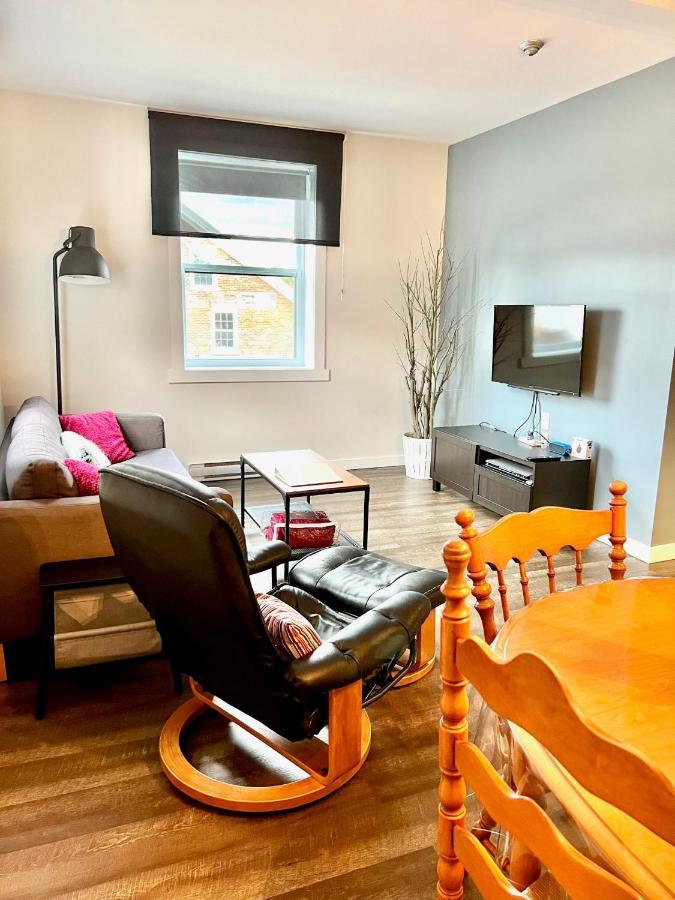 Sutton - Condo Au Coeur Du Village Bagian luar foto
